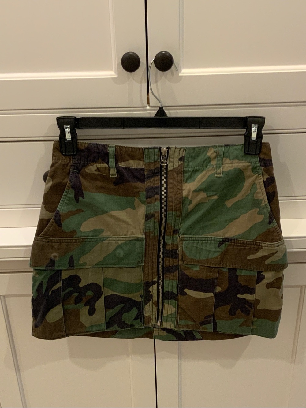Re/Done Green Camo Zip-Front Mini Skirt